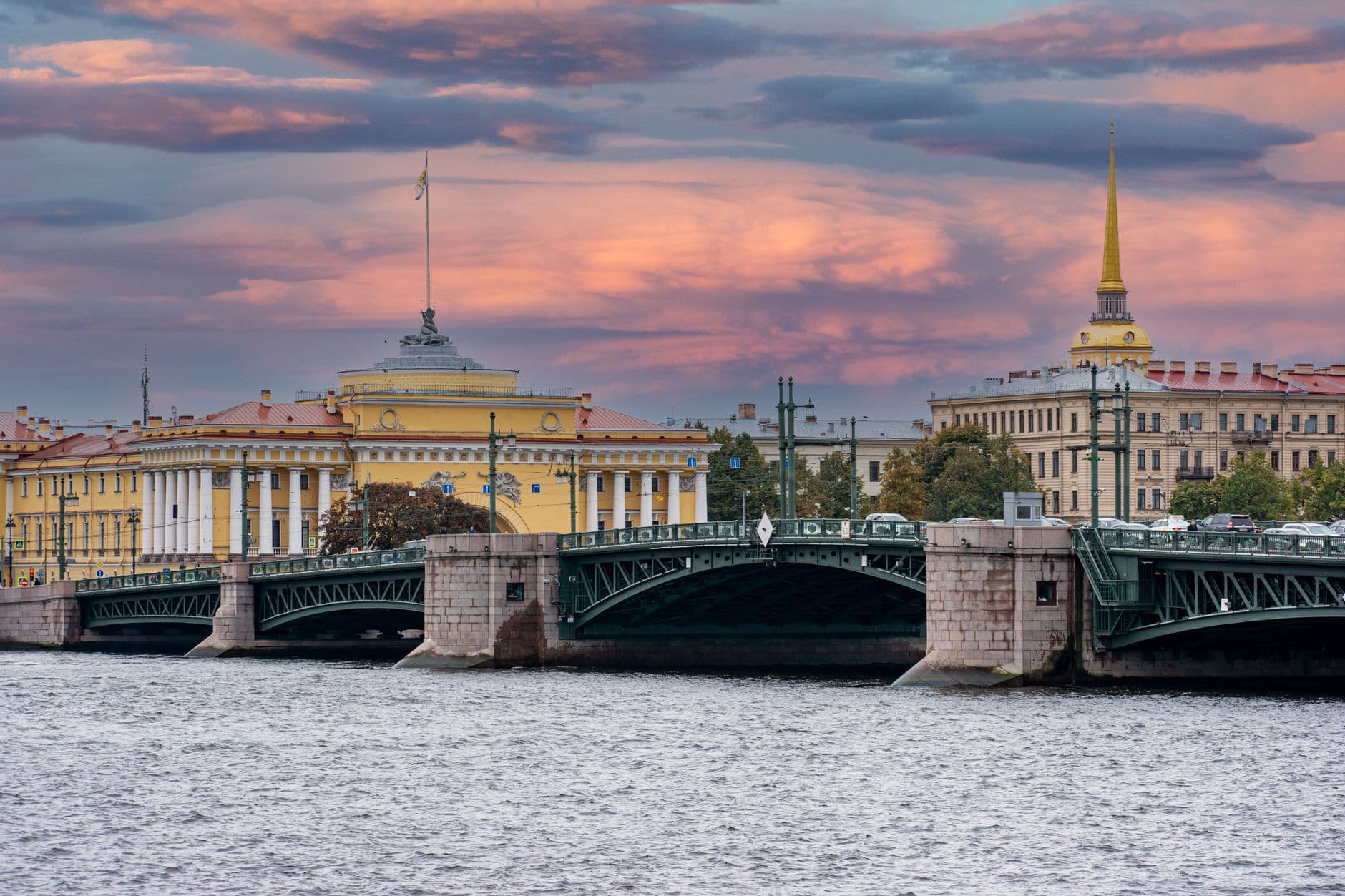 Tours and Hotels in Saint Petersburg 4